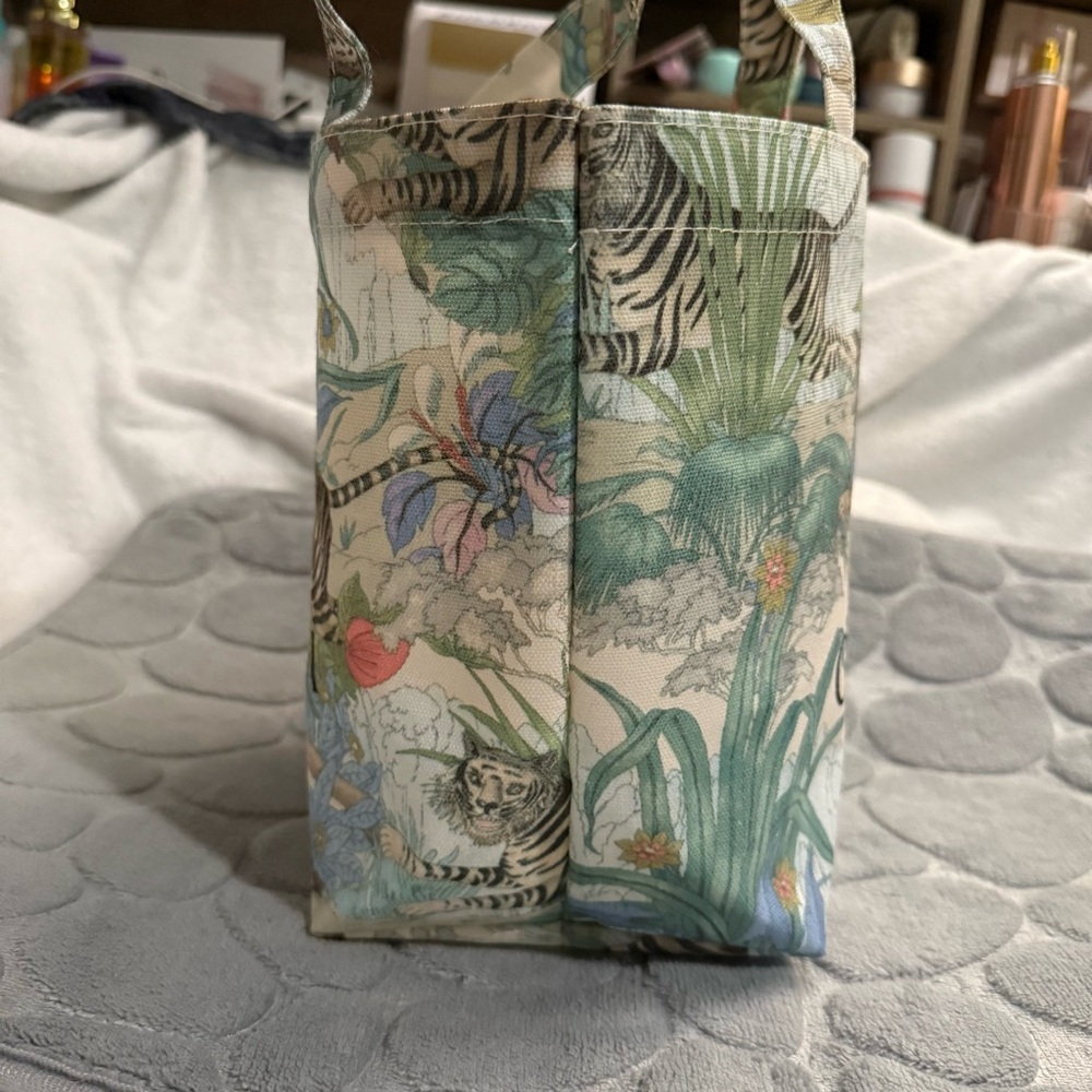 Gucci Tiger Small Tote - Picture 3 of 12